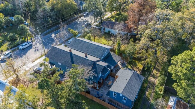 Building Photo - 2737 College St
