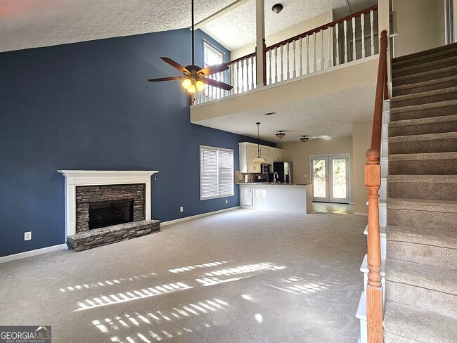 Building Photo - 303 Apache Dr