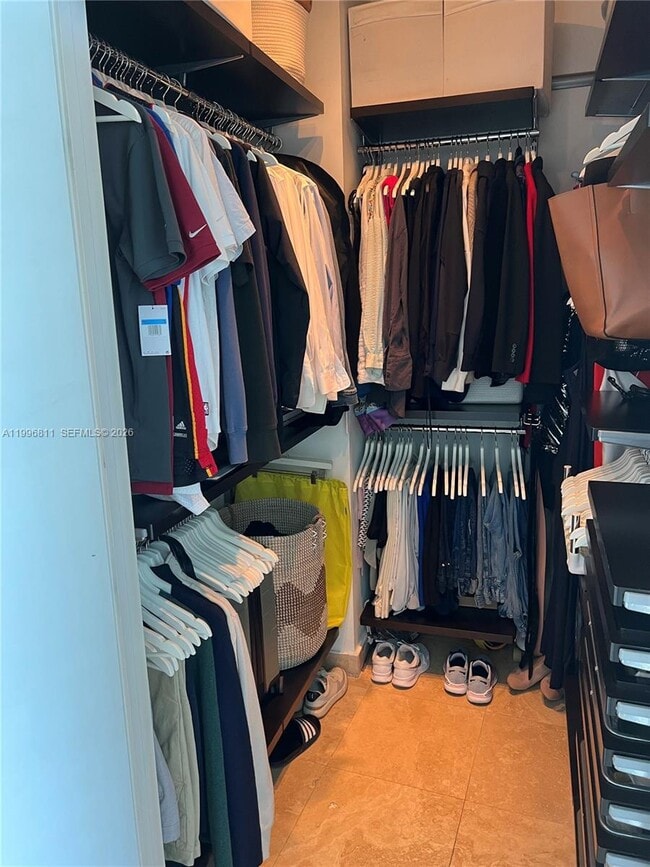 Building Photo - 601 NE 36th St