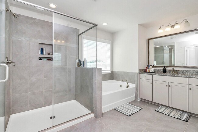 Building Photo - Beautiful home in Lake Wylie
