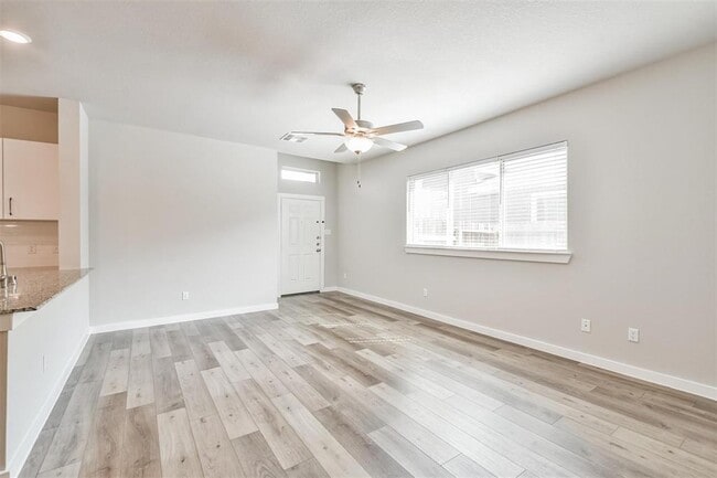 Building Photo - 25508 Starling Ln