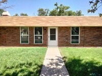 Building Photo - 1408 Colonial Pkwy