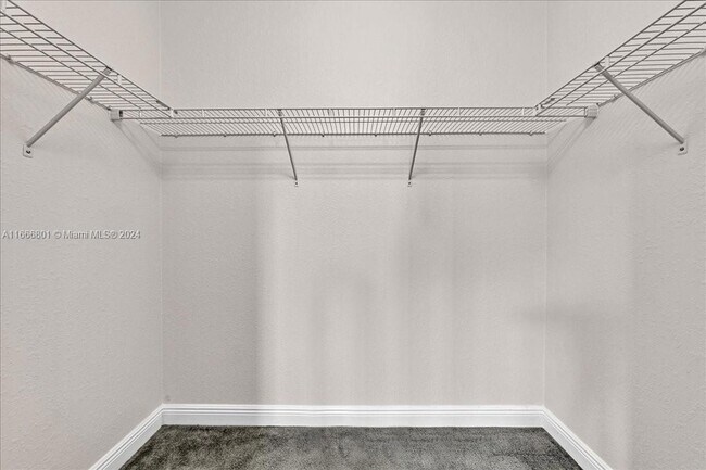 Building Photo - 995 SW 147th Ave