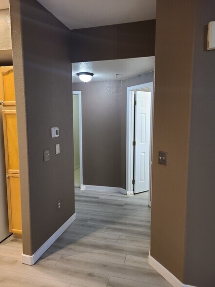 Building Photo - 8400 S Upham Way