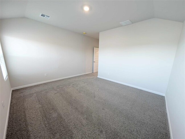 Building Photo - 2917 Ember Dr