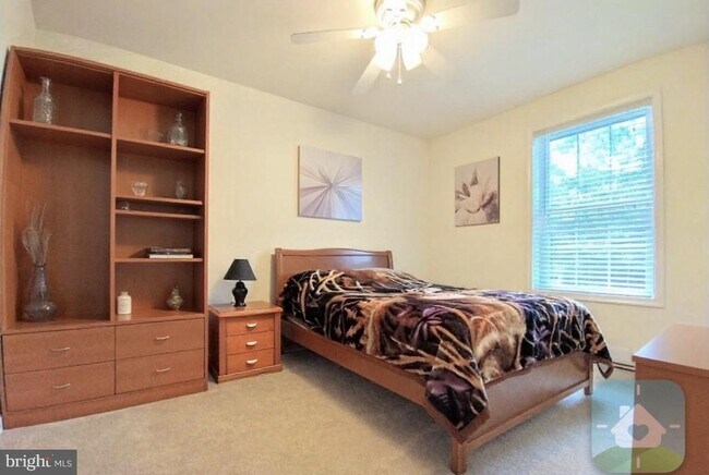 Building Photo - 146 Hunter Ln