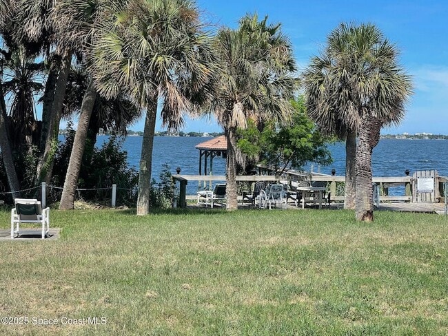 Building Photo - 2095 Pineapple Ave