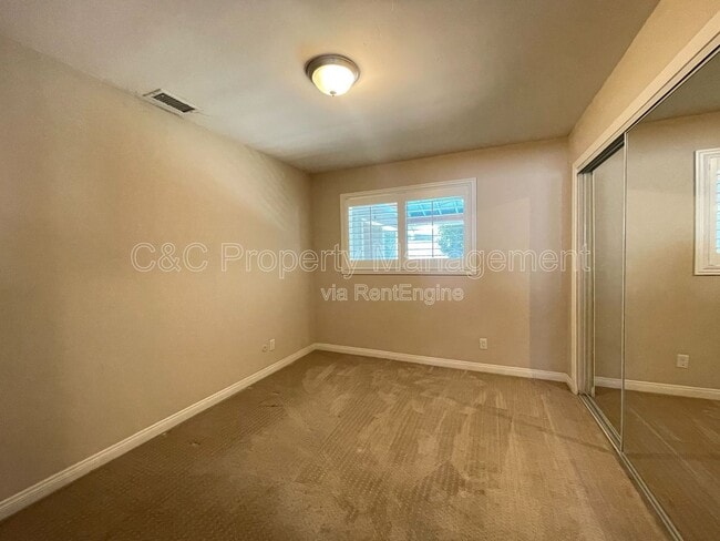 Building Photo - 4774 Mt Cresti Dr