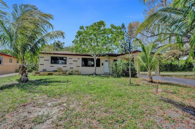 Building Photo - 2890 SW 9th St
