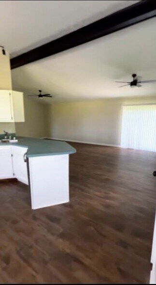 Building Photo - 390 Mulberry Pike