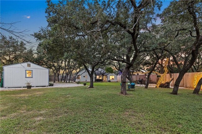 Building Photo - 4-bedroom, 1-story home with dedicated office space and large backyard!