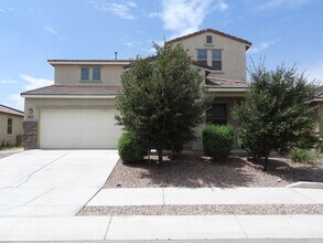 Building Photo - 4 Bedroom 2.5 Bathroom