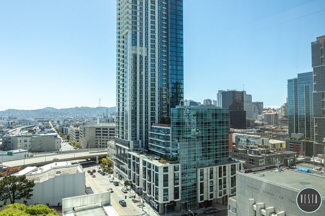 Building Photo - ELEGANT CITY 1BD/1BA RETREAT WITH SKYLINE ...
