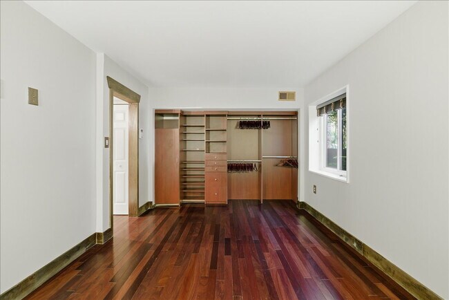 Building Photo - Contemporary 1BR / 1BA Condo in Reston – Utilities Included!
