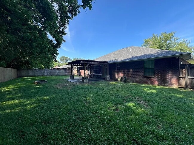 Building Photo - 1424 Roebling Tr