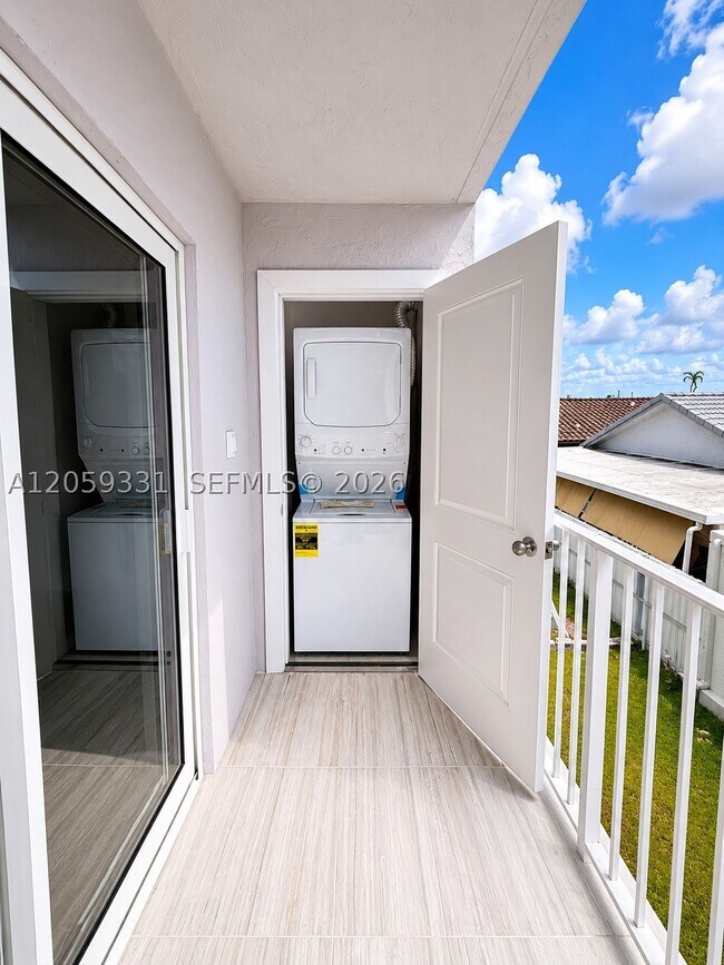 Building Photo - 2750 W 76th St