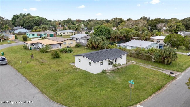 Building Photo - 301 W Rutgers St