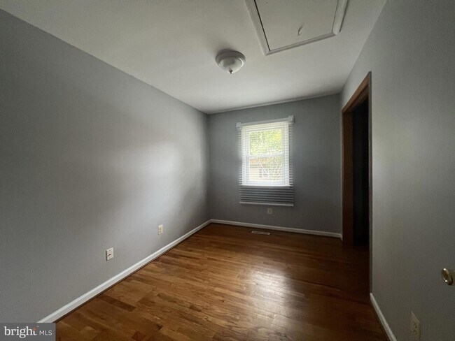 Building Photo - 5808 Meridale Rd
