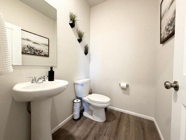 Building Photo - Stunning 2024 Bonney Lake/Tehaleh Home