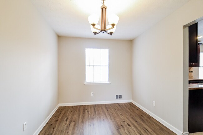 Building Photo - 110 Lupine Ct