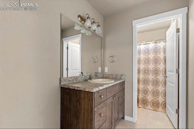 Building Photo - 4679 Pleasant Port View