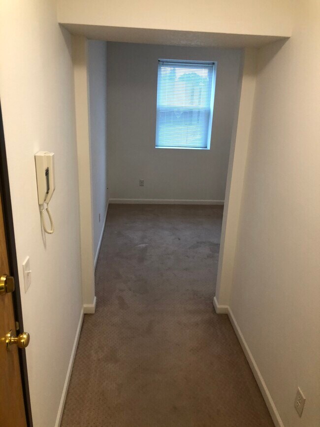 Building Photo - Courthouse View Apartments