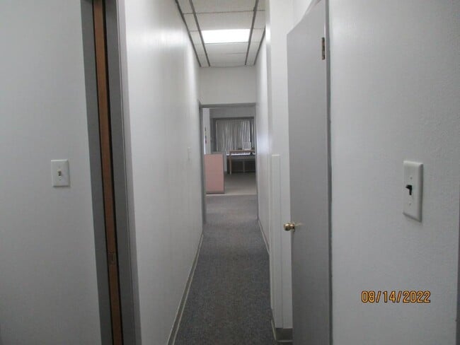 Building Photo - 126 Main St
