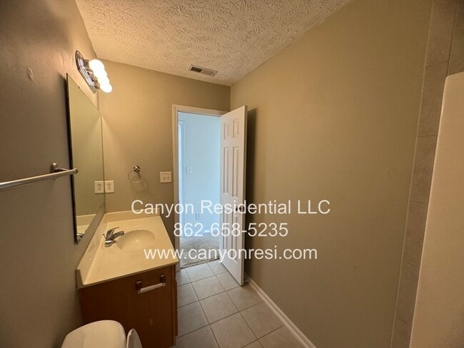 Building Photo - 1247 Chimney Swift Dr