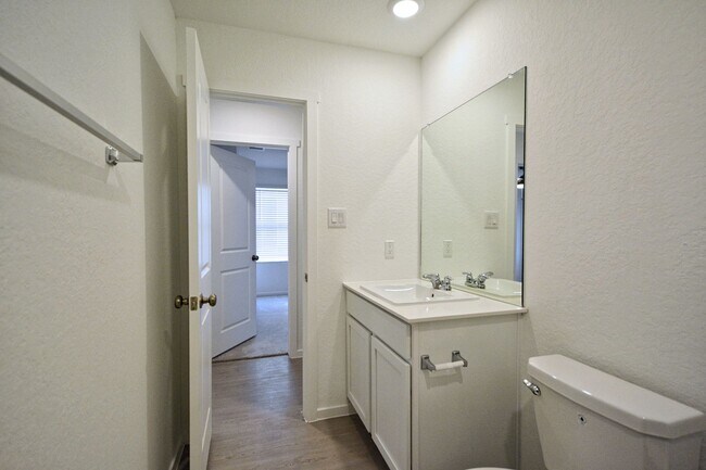 Building Photo - 429 Payton Pl