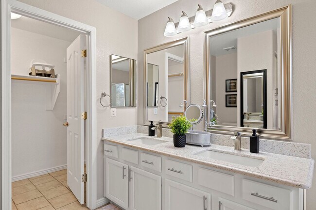 Building Photo - 4111 S Dewdrop Ct