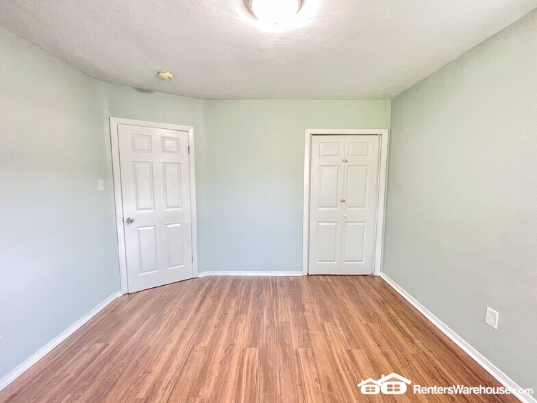 Building Photo - 3308 Hornsea Rd