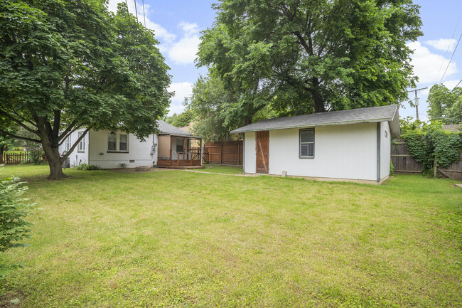 Building Photo - 1713 S Evanston Ave