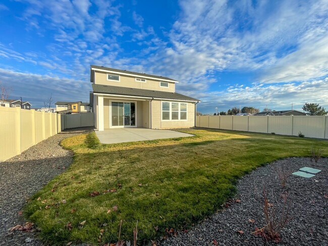 Building Photo - 6273 S Binky Ave