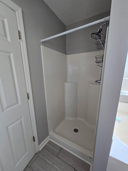 Building Photo - 638 Pippin Dr