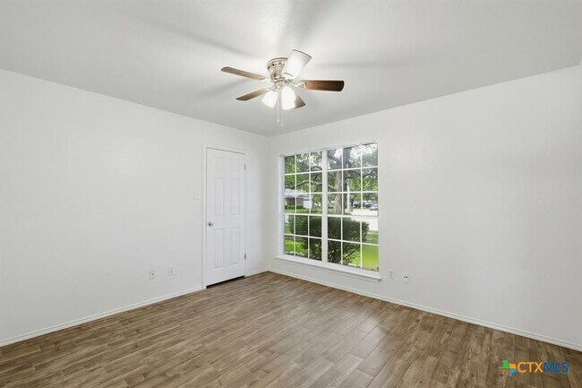 Building Photo - 1005 Rolling Ridge Dr