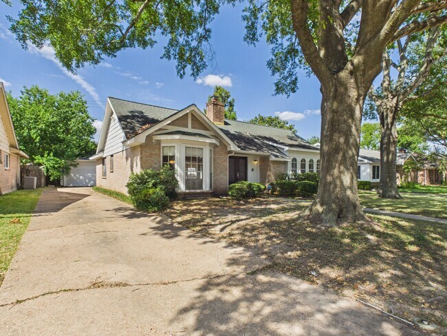 Building Photo - 12842 Westmere Dr