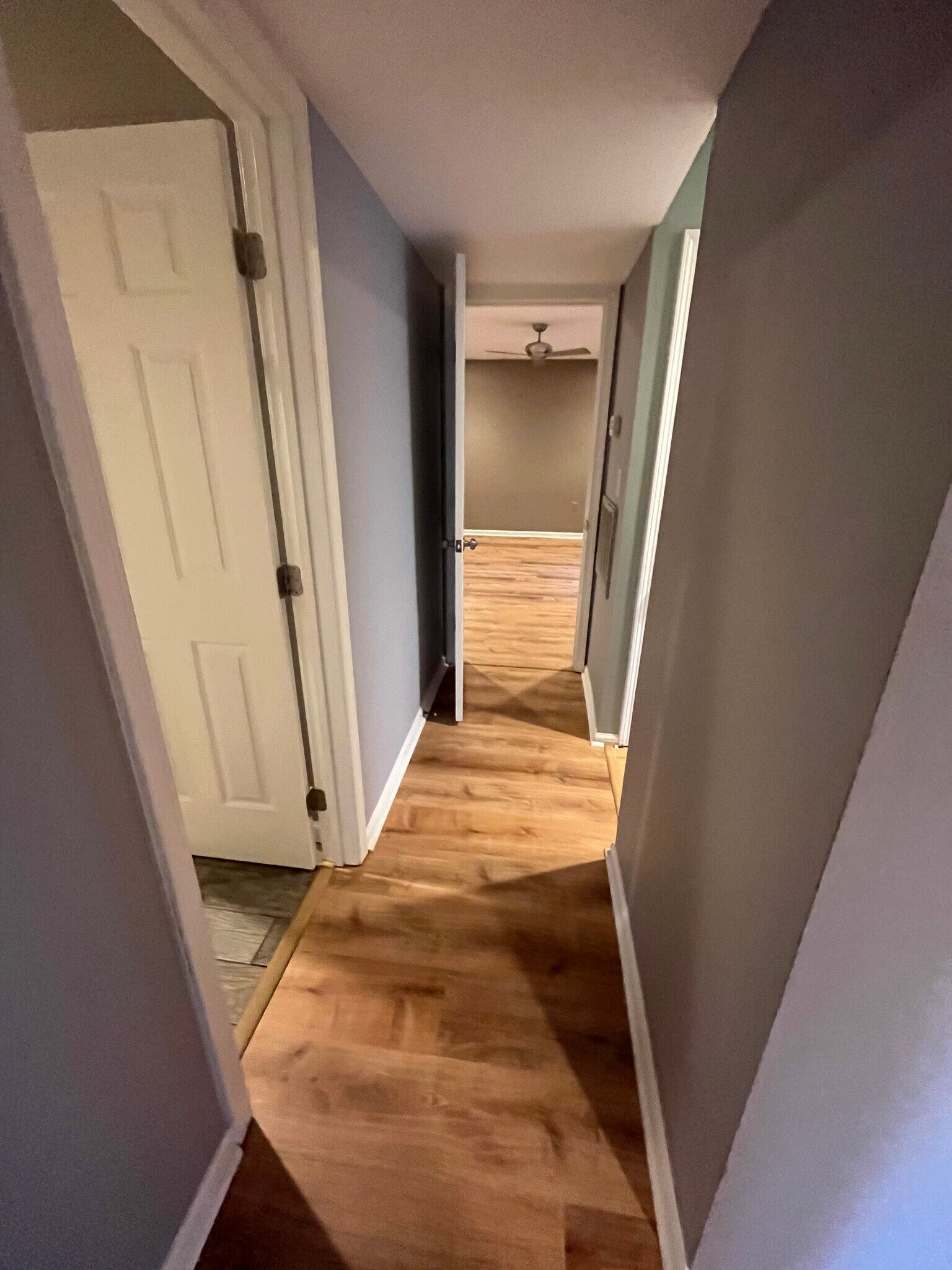 Building Photo - 417 W 8th St