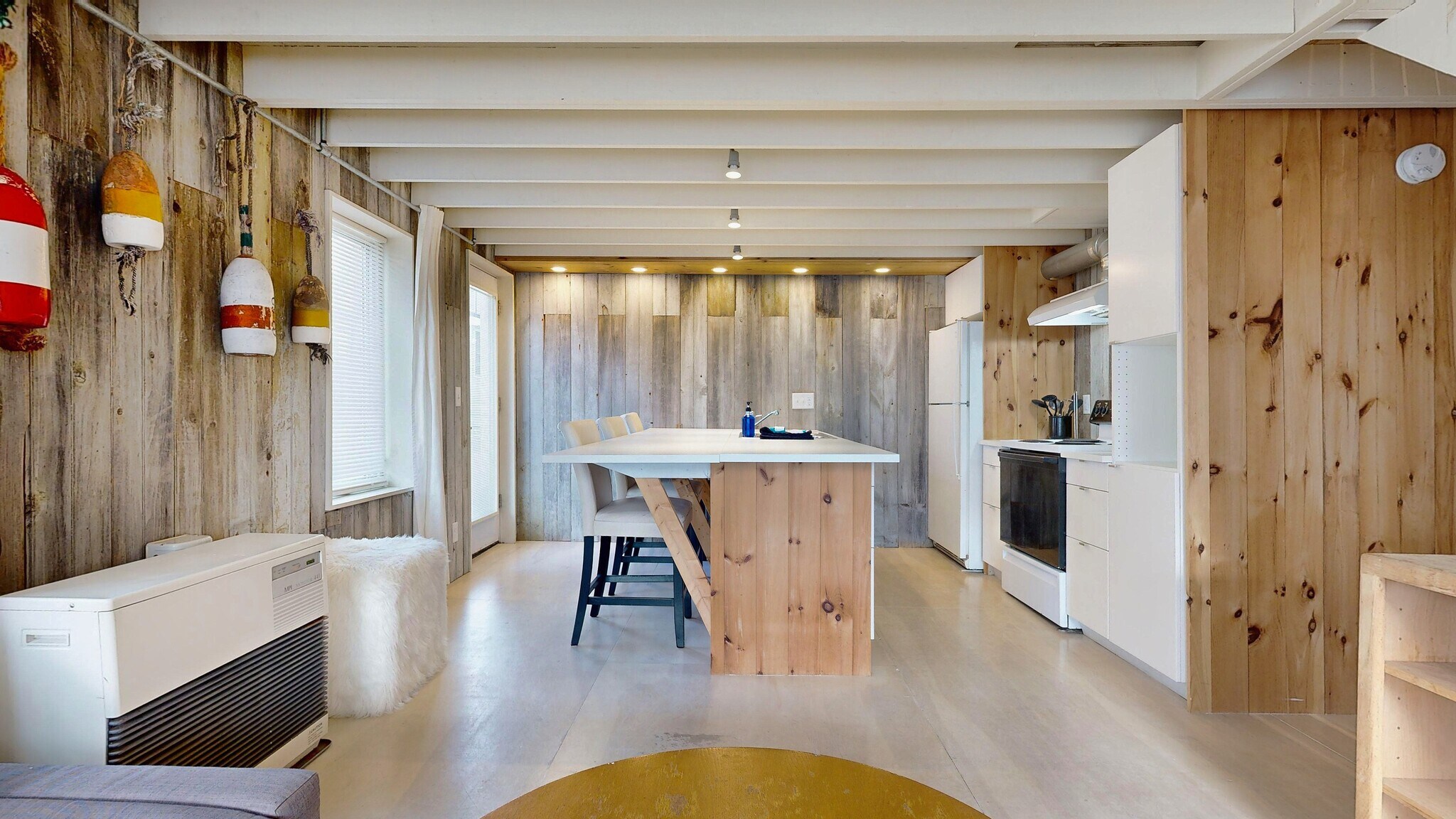 Building Photo - 42 Evergreen Ave