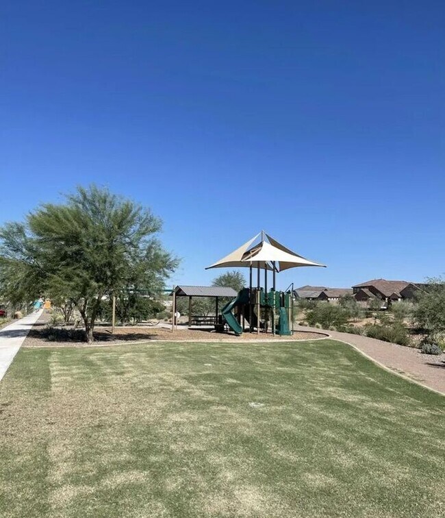 Building Photo - 2022 Built Single-Level 4Bedrooms/3Baths Stunning Home!!