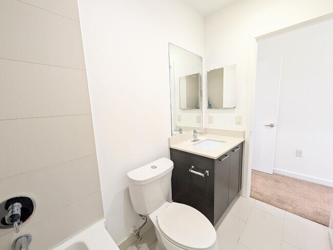 Building Photo - Gorgeous 2BR/2.5BA Townhouse in Gated Community – Lauderhill