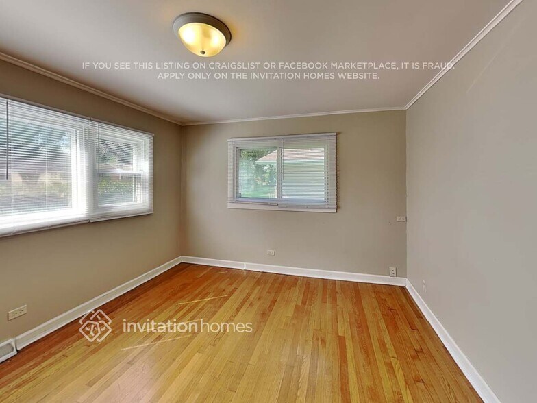 Building Photo - 307 Poplar Ave