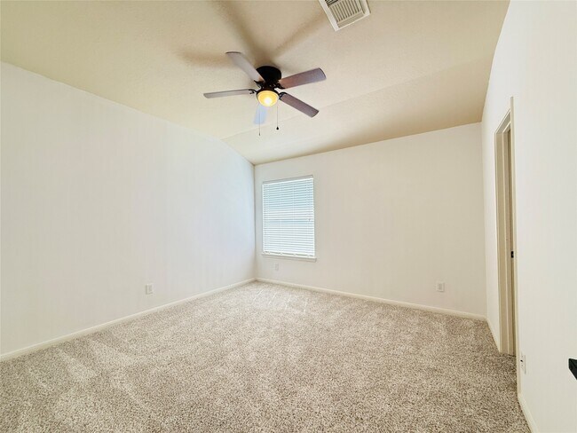 Building Photo - 518 Saffron Ct