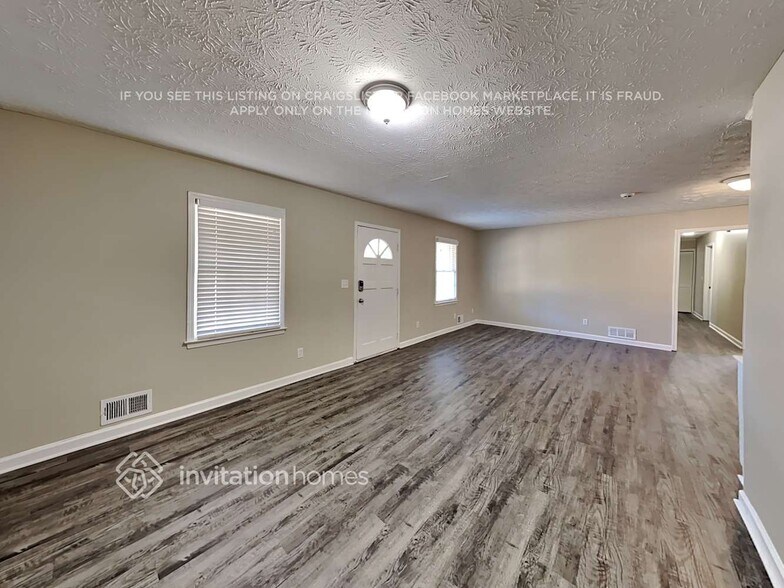 Building Photo - 3930 Grove Trail