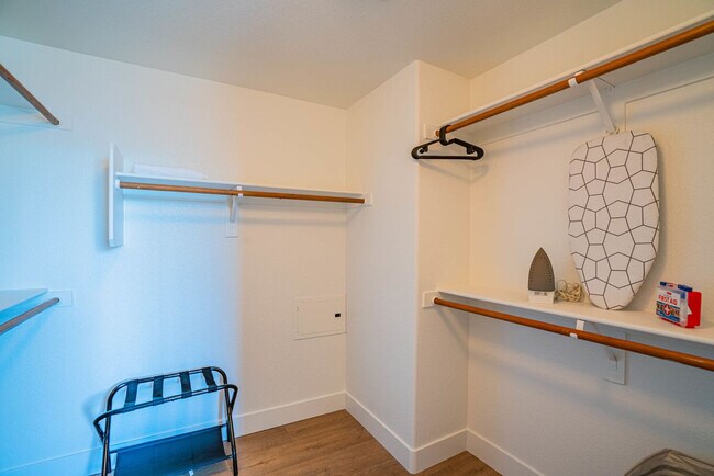 Building Photo - 6610 N 93rd Ave