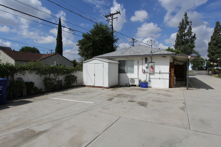 Building Photo - 4302 Muscatel Ave