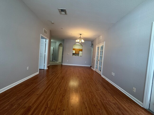 Building Photo - 3 Bedroom 2 Bath Condo In Ventura At Stone...