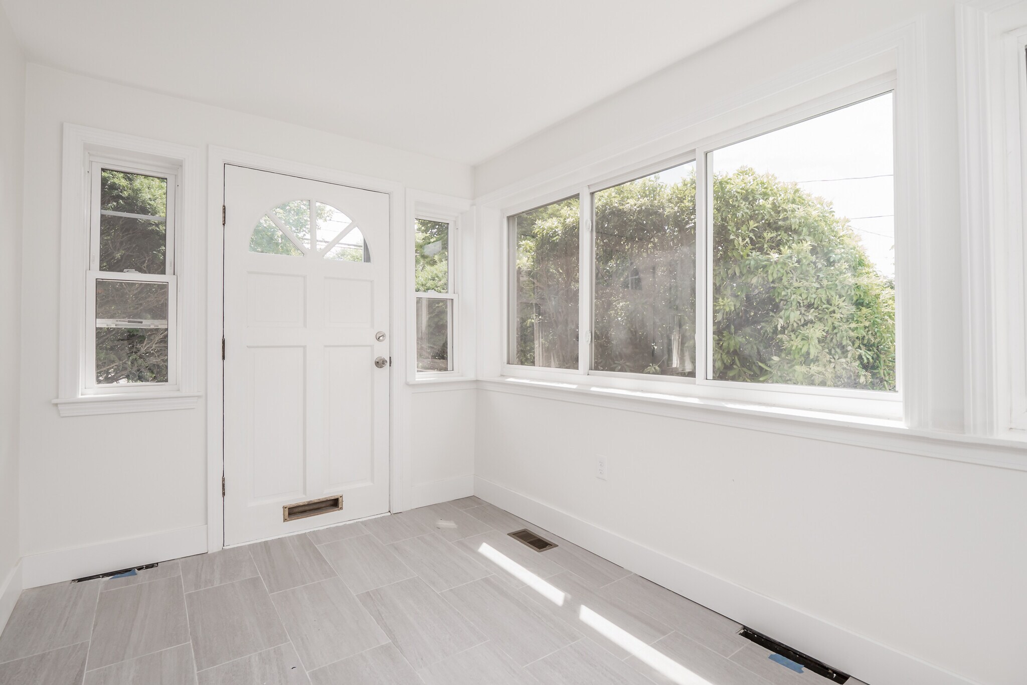 Building Photo - 92 Clinton Place Unit #2