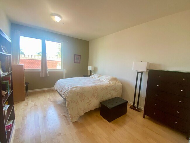 Building Photo - Live in Style & Convenience in the Heart of Downtown Campbell