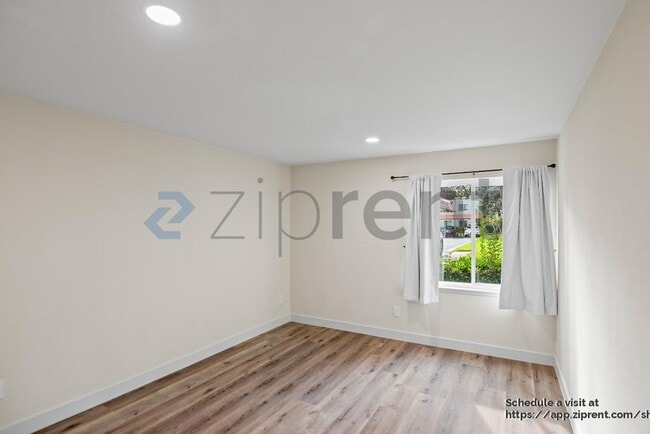 Building Photo - 291 Tradewinds Dr