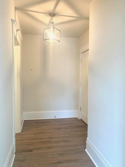 Building Photo - 1703 Bellevue Ave